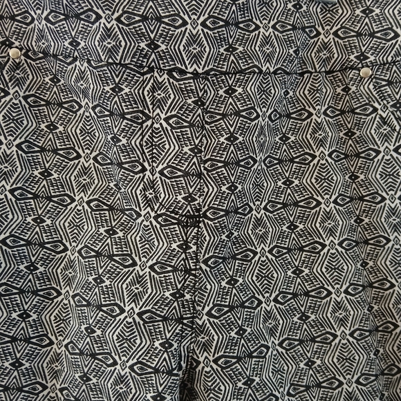 Ruby Rd. 18 Petite Black and White Geometric Straight Leg Pants - Picture 3 of 9